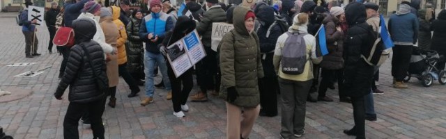 Митингующие в Таллине потребуют отставки правительства Эстонии за госизмену