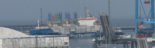 Эстонские власти доставили задержанное судно в порт Мууга