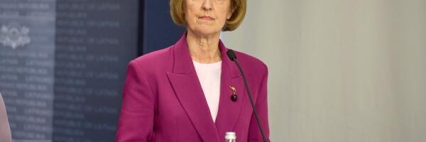 Министр Берзиня подала в отставку