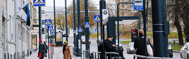 Город демонтирует лишние дорожные знаки на бульваре Каарли