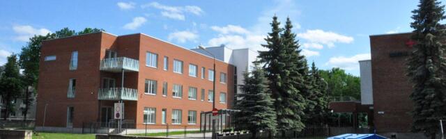 Нарвская больница вновь из-за широкого распространения ковида ограничивает посещение