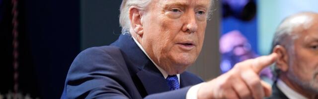 Трамп объявил о новых пошлинах на весь импорт. После того, как суд признал его прежние пошлины незаконными