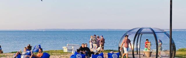 Асаны с бокалом: на берегу моря у Батарейной тюрьмы пройдет йога под вино