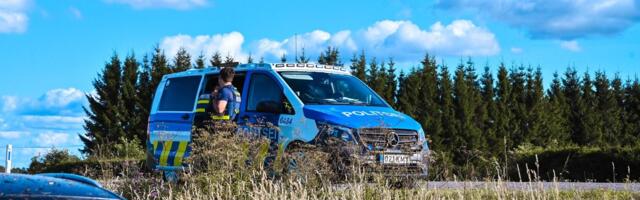 СВОДКА ЗА СУТКИ | 76-летний водитель Mercedes-Benz не поделил дорогу с 18-летней девушкой за рулем Ford Mondeo