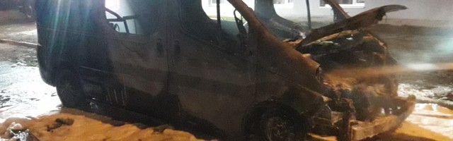 В Кохтла-Ярве сожгли микроавтобус