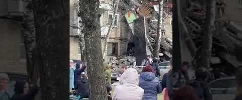 ВИДЕО: В Подмосковье обрушился подъезд жилого дома