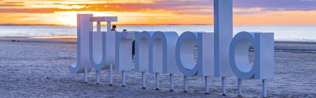 Власти Юрмалы хотят увеличить плату за въезд в город и взимать ее весь год