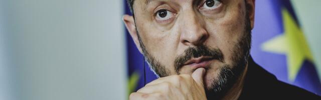 Писала ли Financial Times, что Зеленский не несёт ответственности за коррупцию, поскольку его полномочия истекли в 2024 году?