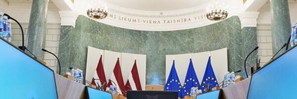 О чем пишет пресса: Кабмин старается избежать повышения налогов, приносят ли туристы деньги