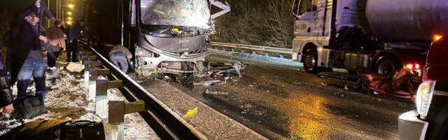 Автобус Lux Express Таллинн – Санкт-Петербург попал в аварию под Кингисеппом. Два человека погибли, 13 госпитализированы