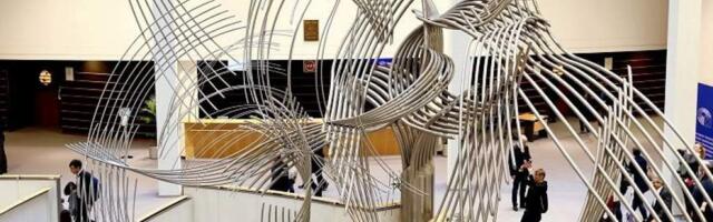 Сказка — ложь: весёлый текст о том, как депутат в Брюссель летал