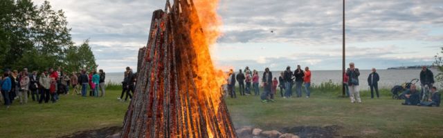 Синоптики обещают теплую Иванову ночь без дождей