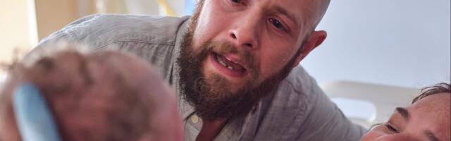 Новая выставка в Fotografiska без прикрас раскрывает тему родов