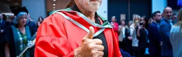 Путь от бодибилдера до доктора наук: Арнольд Шварценеггер получил почетное звание в Северной Ирландии