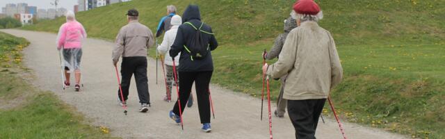 В Ласнамяэ к грибному сезону готовятся на тренировках по скандинавской ходьбе
