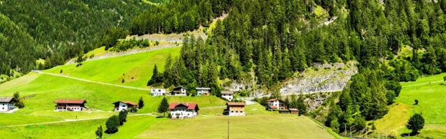 Что выгоднее: путешествие на самолете или на поезде?