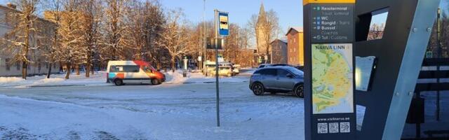 На автовокзале Нарвы установили новый инфостенд, предыдущий подвергся вандализму