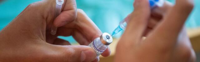 Британский эксперт: бросьте массовую вакцинацию и живите с Covid-19