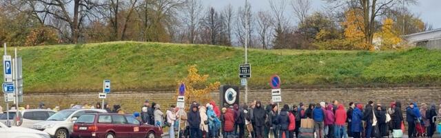 Пограничники: те, кому неудобно стоять 2-3 часа в Нарве, могут воспользоваться другими КПП