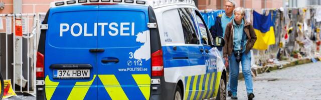 ВИДЕО | Что делать с плакатами у посольства РФ в Таллинне? Центристы и соцдемы ответили Delfi