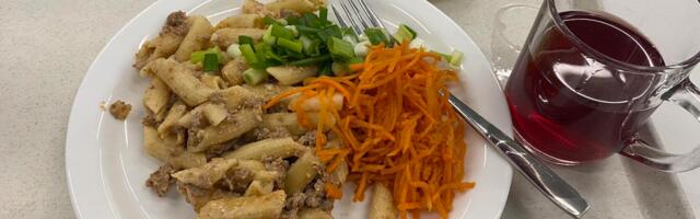 Власти Нарвы отказались повышать плату за школьное питание