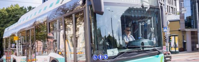 Пожилой мужчина, упавший в таллиннском городском автобусе, позже скончался в больнице