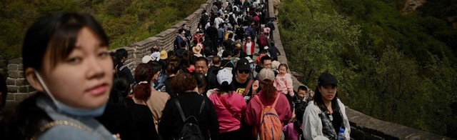ФОТО | Коронавирус? Дистанция? Нет, не слышали: огромные толпы туристов на Великой Китайской стене