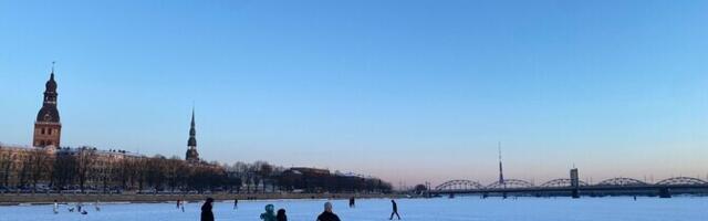 В Риге планируют разрешить переходить Даугаву по льду