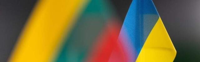 Полиция Литвы закрыла административное производство о флагах Украины на государственных зданиях