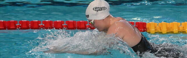 Ефимова и Трибунцов завоевали золотые медали на ЧЕ по плаванию на короткой воде