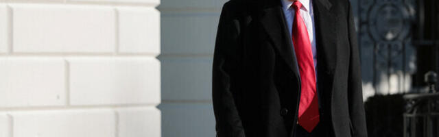 Трамп – протестующим в Иране: захватывайте госучреждения, помощь уже в пути