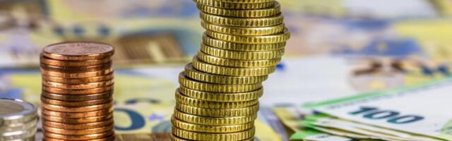 Компенсации и неустойки в трудовых спорах: кто, кому и сколько платит