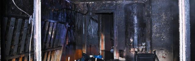 ФОТО | В Вильянди пожар в заброшенном доме остановил движение