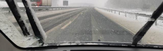 Шоссе Таллинн - Тарту засыпало снегом