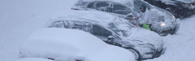 Фото, видео и блог ⟩ Эстонию накрыл мощный снегопад: дорожные условия по-прежнему сложные