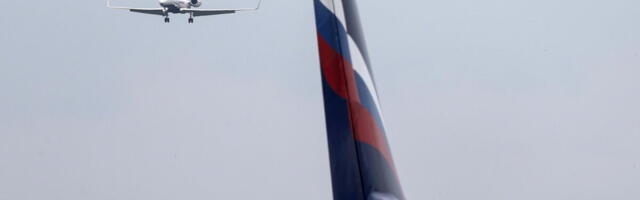 Правительство РФ внесло в Госдуму новый законопроект: в самолеты, поезда и рестораны не пустят без QR-кодов