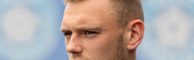 Вратарь сборной Эстонии Карл Якоб Хейн предстанет перед судом из-за водительских прав