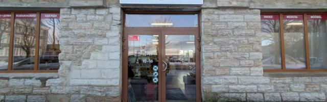 «Какое счастье, что вы не закрылись!» Нарвитяне радуются, что секонд-хенд  «Sõbralt Sõbrale» продолжит работать