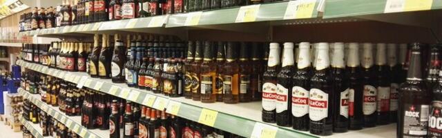 Инспекция труда: несовершеннолетние не могут соприкасаться с открытым алкоголем на работе