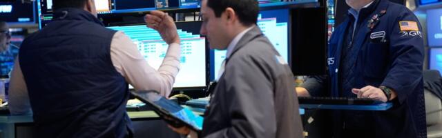 Уолл-стрит накрыло новой волной, надежда на снижение ставок угасла