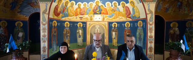 ФОТО: Карис находится с визитом в Греции