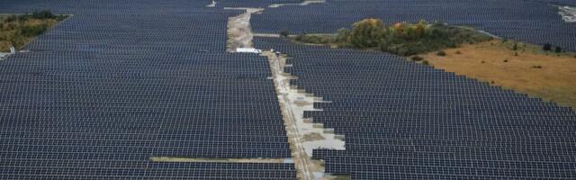 Биржевая цена на электроэнергию за год упала на треть