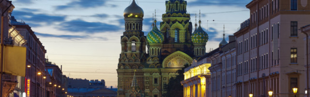 В Санкт-Петербурге вводят дополнительные ограничения из-за резкого роста числа заболевших коронавирусом