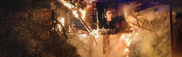 ФОТО | В сауне жилого дома в пожаре погиб мужчина