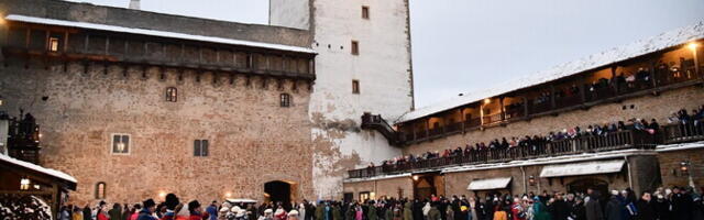 Рассвет, флаг и чувство единства: как Нарва отметила 24 февраля