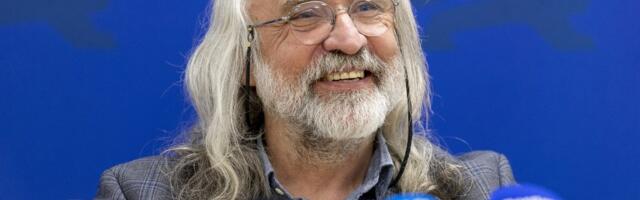 ФОТО и ВИДЕО | Айвар Похлак остается президентом футбольного союза, Клаван проиграл с заметным отрывом