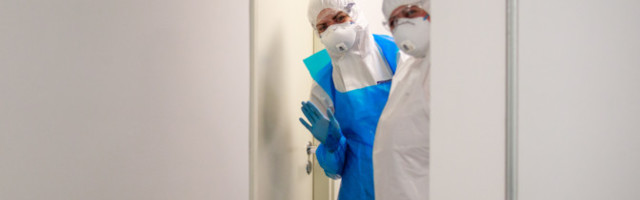 В Эстонии за сутки выявлено 415 новых случаев заражения коронавирусом, умерли два человека