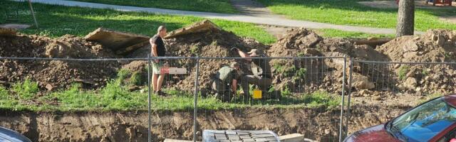 В Нарве у жилого дома при земляных работах нашли советский снаряд