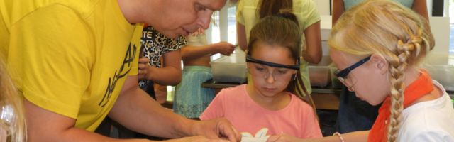 Нарвская учительница организовала языковой лагерь  +ГАЛЕРЕЯ