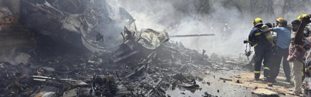 ФОТО | СМИ сообщили об одном выжившем в катастрофе Boeing Dreamliner в Индии